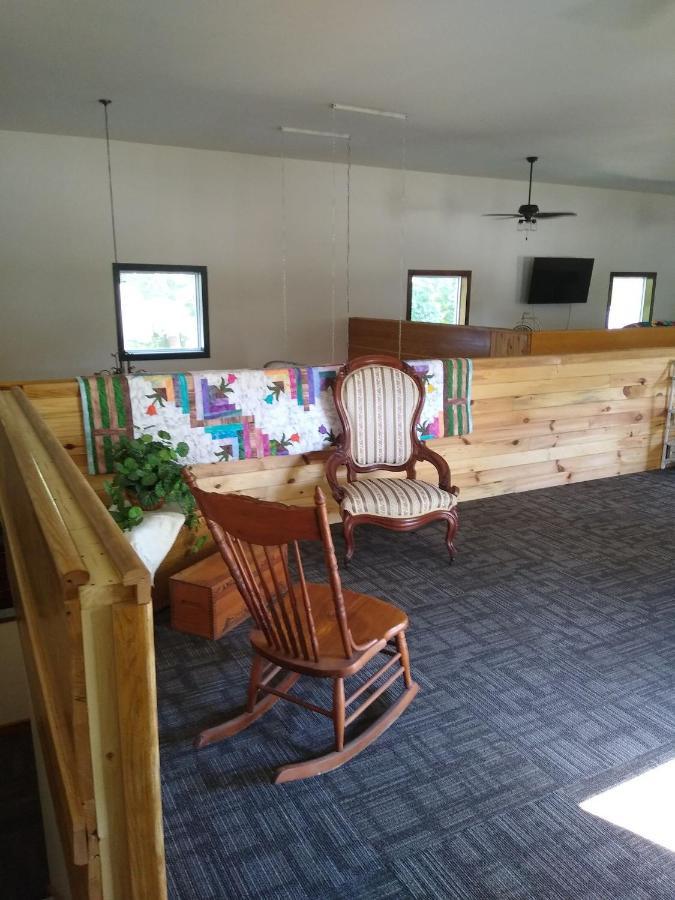 Pearl Island B & B Brodhead Exterior photo